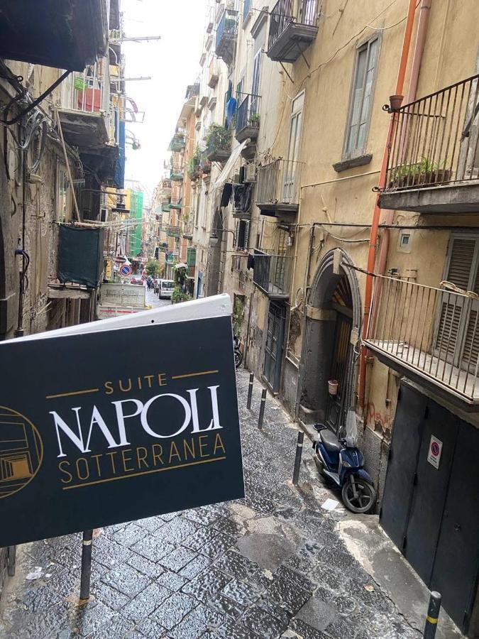 Suite Napoli Sotterranea Con Vasca Idromassaggio Naples Exterior photo