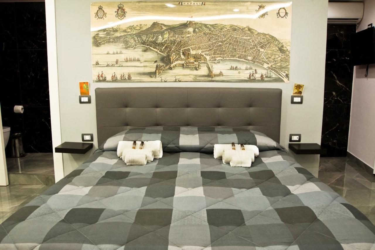 Suite Napoli Sotterranea Con Vasca Idromassaggio Naples Exterior photo