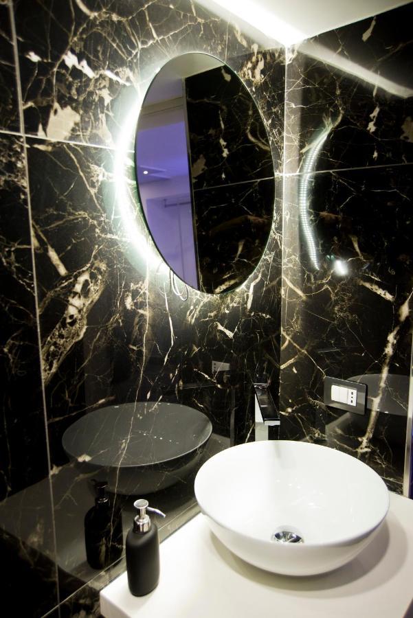 Suite Napoli Sotterranea Con Vasca Idromassaggio Naples Exterior photo
