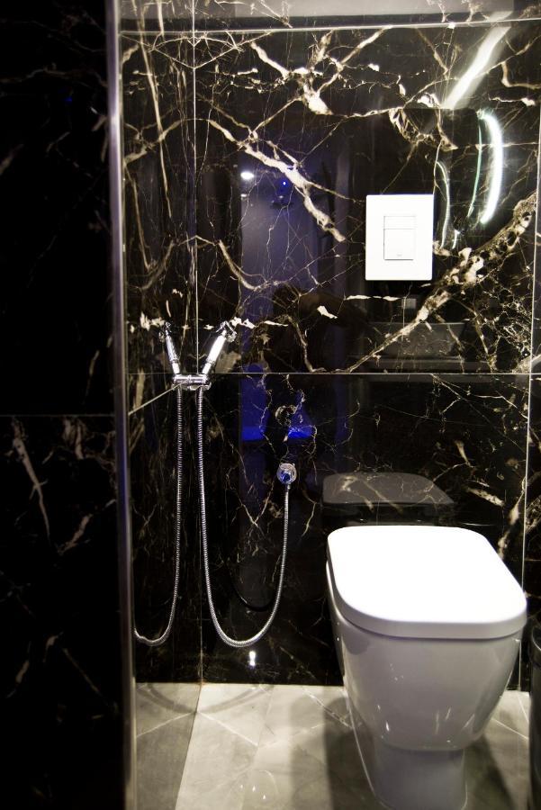 Suite Napoli Sotterranea Con Vasca Idromassaggio Naples Exterior photo