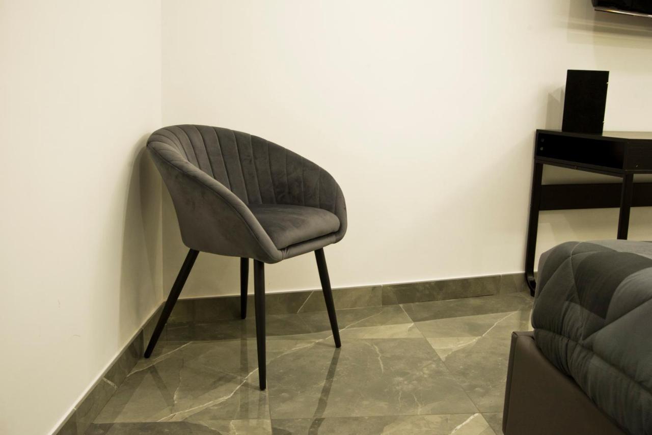 Suite Napoli Sotterranea Con Vasca Idromassaggio Naples Exterior photo